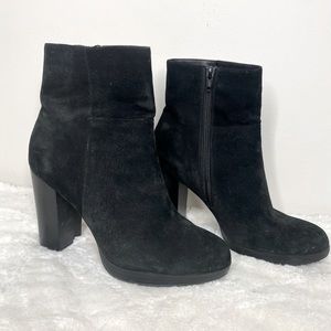 🎊2FRO45 Le chateau black suede heeled bootys
